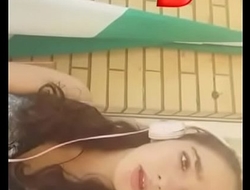 Sara Cannavò_ una splendida puttana di 18 anni che fa un sexy video selifie